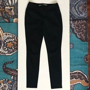 🔴CLEARANCE🔴 Size 4/27 Universal Thread Black Skinny Jeans